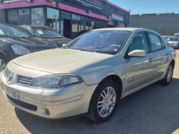 Renault Laguna II (2) 2.0 16V 135 DYNAMIQUE CORRECTE occasion en vente à Coignières 
											