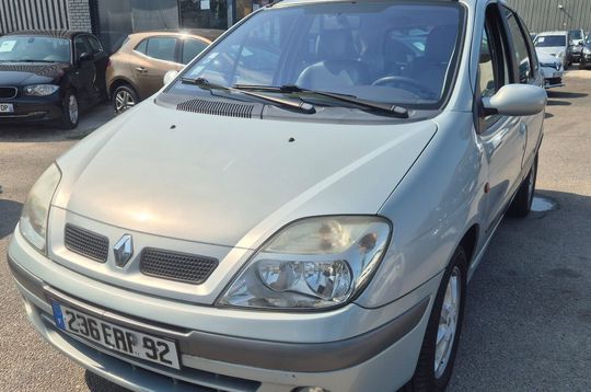 Renault Scenic (2) 1.9 DCI FAIRWAY CUIR occasion en vente à Coignières 
								